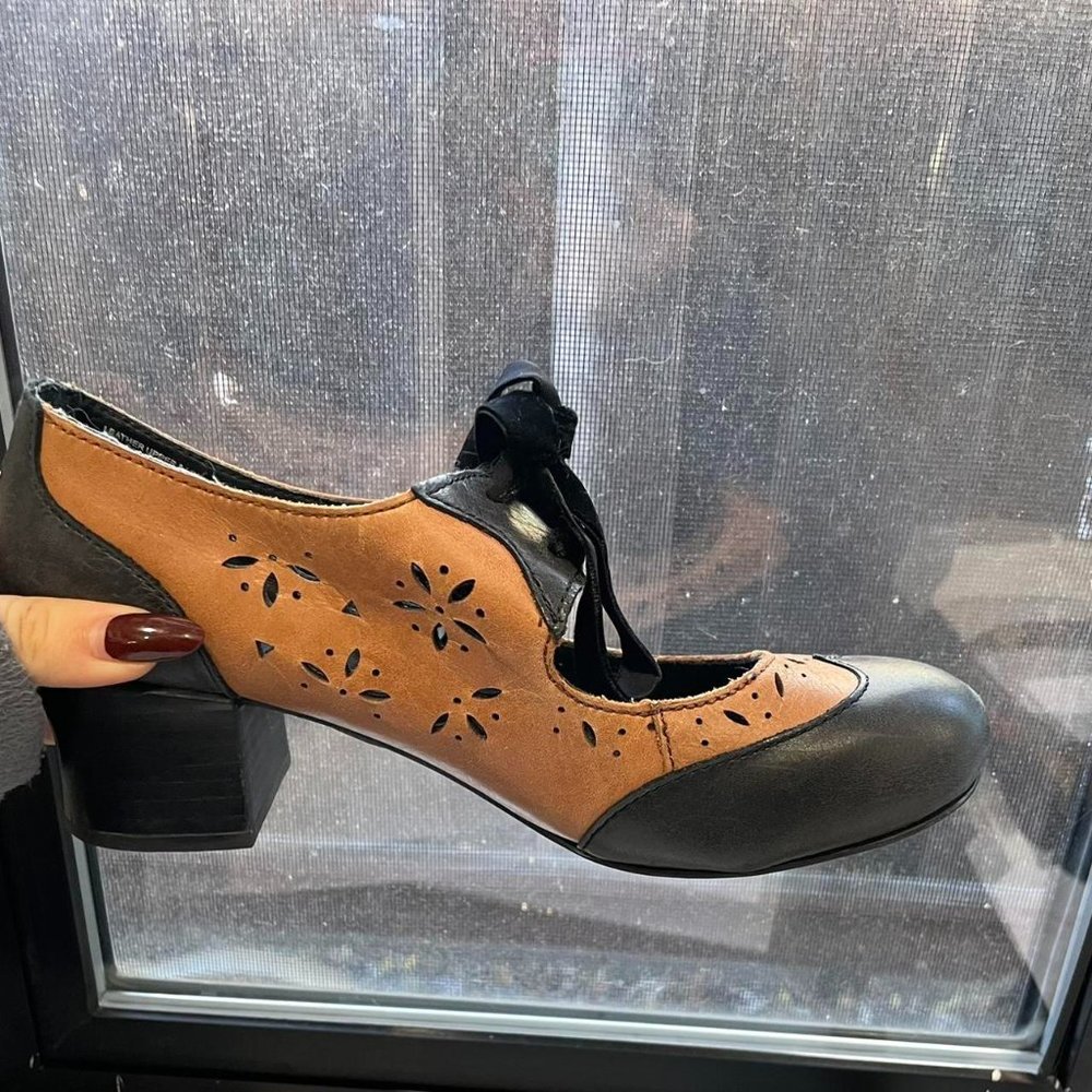 Born Mary Jane pump with chunky kitten heel